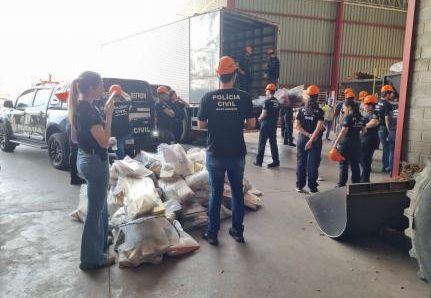 Três toneladas de drogas apreendidas são incineradas