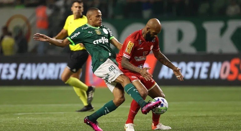 Prestes a completar 21 anos, Jhon Jhon comemora sequência pelo Palmeiras