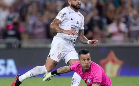 Destaque contra Fluminense, Yuri Alberto iguala Róger Guedes em número de gols no Campeonato Brasileiro