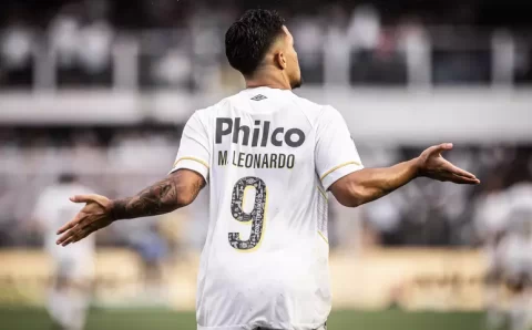 Artilheiro, Marcos Leonardo participou de quase metade dos gols do Santos no Brasileiro