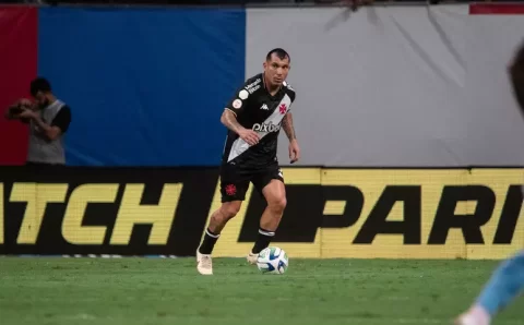 Medel será desfalque do Vasco para jogo contra o São Paulo