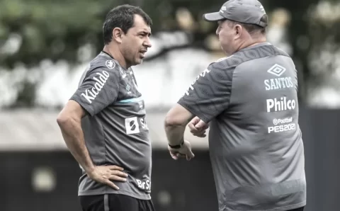 Ameaçado pelo Z4, Santos recorre a esquema com três zagueiros utilizado por Carille em 2021