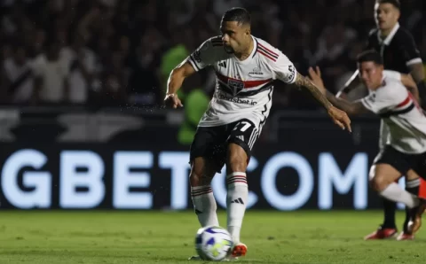 Chefe de arbitragem da CBF vê erro em pênalti a favor do São Paulo contra o Vasco