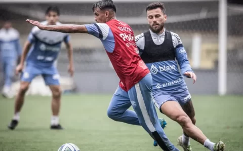 Sem Marcos Leonardo, Santos treina na Vila Belmiro de olho no duelo contra o Bragantino