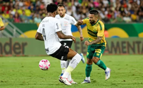 Entenda como Mano Menezes busca potencializar futebol de Giuliano no Corinthians