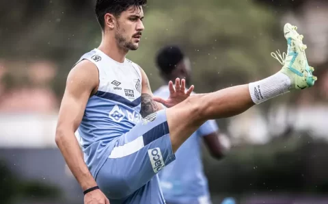 Basso destaca força mental do Santos para superar goleada e projeta clássico: “Queremos os três pontos”