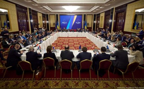 Em Kiev, Ministros da UE asseguram apoio longevo à Ucrânia