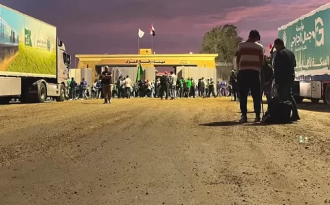 Palestinos aguardam envio de ajuda; Israel sinaliza invasão