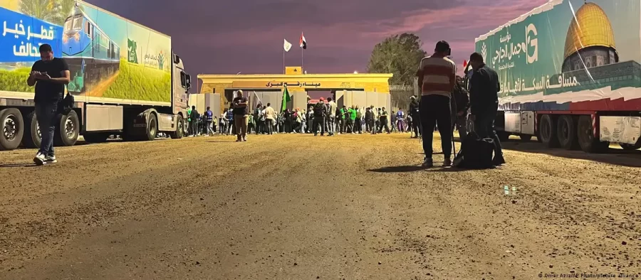 Palestinos aguardam envio de ajuda; Israel sinaliza invasão