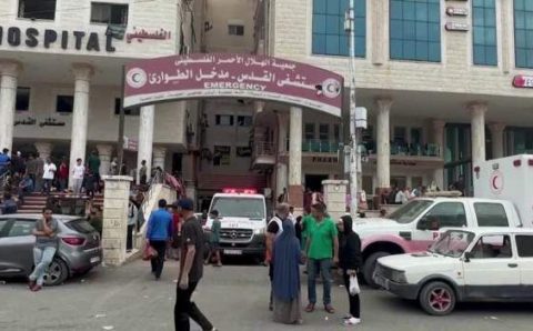 O desespero no hospital de Gaza que abriga civis em meio a bombardeios