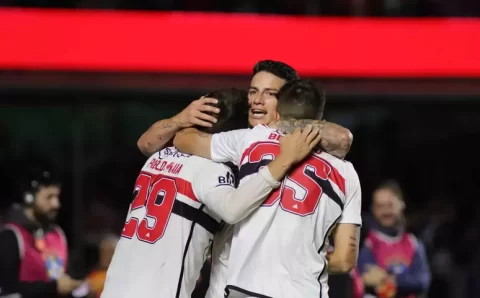 Com duas assistências de James, São Paulo bate o Grêmio e se afasta do Z4 do Brasileiro