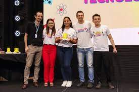 Estudantes recebem prêmios e bolsas de pesquisa na 20ª Semana Nacional da Ciência e Tecnologia