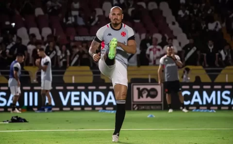 Maicon diz que Vasco fez “jogo perfeito” contra o Botafogo e exalta elenco: “Nunca abaixamos a cabeça”