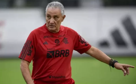 Tite descarta possíveis planos para próxima temporada e mantém pés no chão: “Ainda temos cinco jogos”