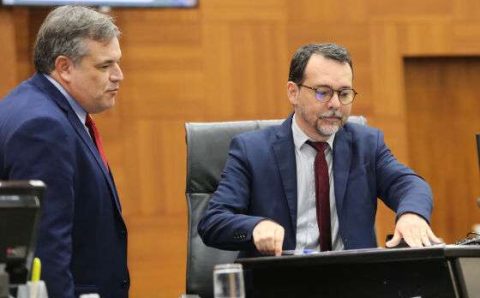 MT:   ESCOLAS MILITARES:  Deputados aprovam projeto de escolas civico-militares sem debater com a sociedade