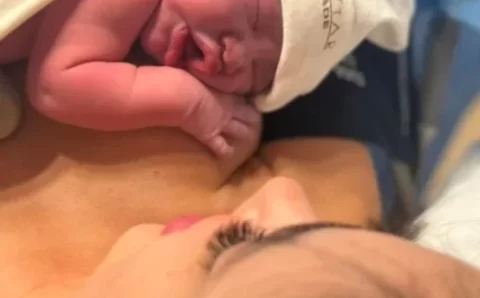 Bruna Biancardi ignora Neymar em foto para comemorar o primeiro mês da filha, Mavie