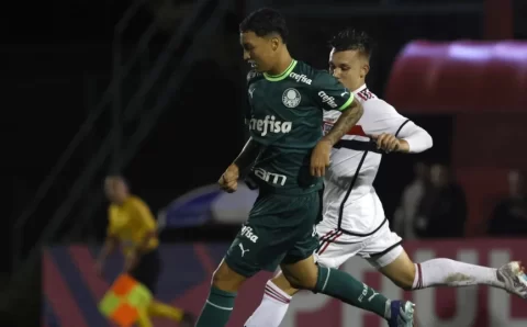 Autor de gol decisivo, Rafael Coutinho exalta força do Palmeiras para vencer São Paulo com um a menos no Paulistão sub-20