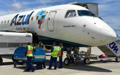 MT: Justiça de MT manda Azul Linhas Aéreas indenizar cliente que teve mala extraviada em viagem para Recife