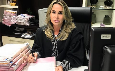 MT:    Justiça penhora aposentadoria de empresária condenada por fraude no “Faixa Azul” em Cuiabá