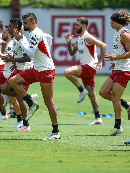 Flamengo fretará jatinhos para jogadores nas Eliminatórias visando duelo com o Bragantino