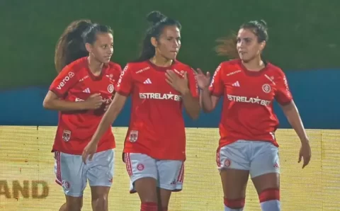 São Paulo estreia na Ladies Cup com derrota para o Internacional