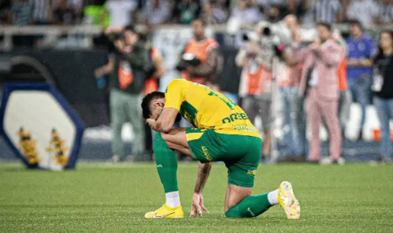 Estêvão marca, Palmeiras vence o Cuiabá na Arena Pantanal e encerra jejum no Brasileirão