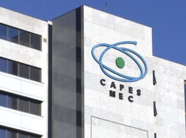 Presidente da CAPES solicita ampliação no orçamento de 2024 para formação de professores