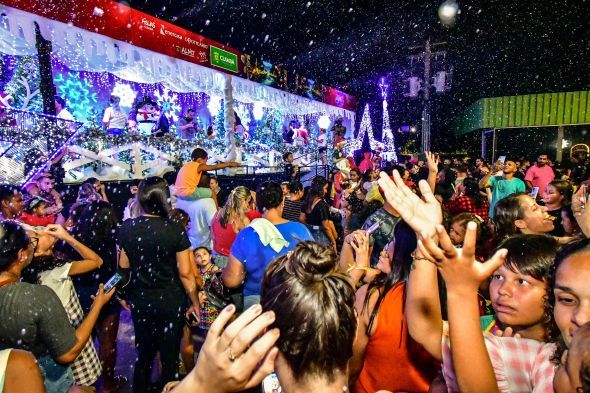 MT: ‘Natal da Gente 2023’ faz nevar em Cuiabá; Carreta de luz carrega três toneladas de sonhos para dez bairros da capital; Veja a programação