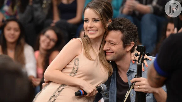 Novo flagra de Sandy e Lucas Lima no pré-réveillon 2023/2024 reforça retomada do casamento dos artistas após separação