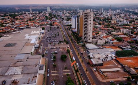 MT:   PIB PER CAPITA:    MT tem 17 municípios na lista dos 100 maiores do Brasil