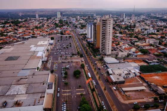 MT:   PIB PER CAPITA:    MT tem 17 municípios na lista dos 100 maiores do Brasil