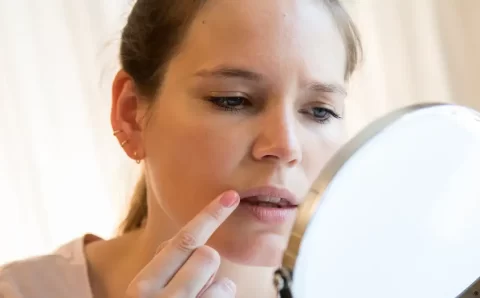 Pesquisa indica ligação entre herpes e Alzheimer