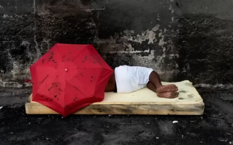 Por que o número de moradores de rua aumentou 10 vezes