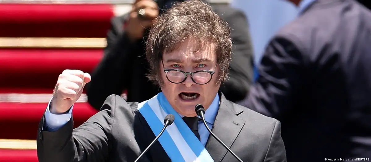 Empossado presidente, Milei promete ajuste duro na Argentina