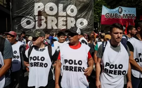 Argentinos fazem primeiro protesto contra Javier Milei