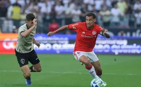 Mano vê erro de marcação em derrota para o Inter e fala sobre queda do Corinthians na Arena