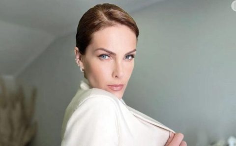 Livre, leve e solta: Ana Hickmann curte réveillon em resort de luxo com diárias de até R$ 4 mil na companhia de pessoa especial