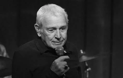 Carlos Lyra, cantor e compositor clássico da bossa nova, morre aos 90 anos