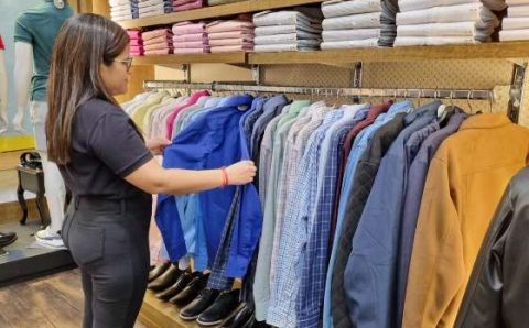 MT:   LEVANTAMENTO:   Pesquisa aponta que 76% dos consumidores ainda preferem comprar presentes de Natal em lojas físicas