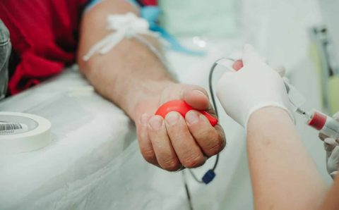 Voluntários podem doar sangue neste sábado (15) e se inscrever gratuitamente na Corrida pela Vida