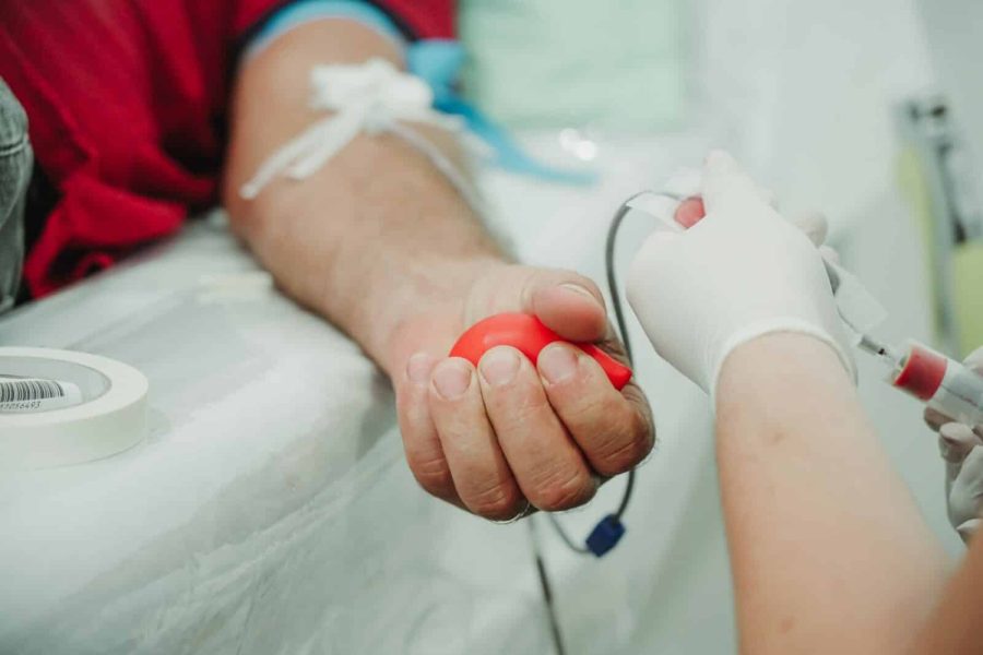 Voluntários podem doar sangue neste sábado (15) e se inscrever gratuitamente na Corrida pela Vida