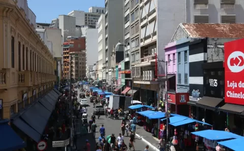 Mais de 40% dos consumidores pretendem ir às compras para o Natal