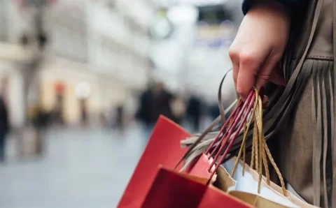 Confiança do consumidor volta a crescer em dezembro, após duas quedas, diz FGV/Ibre