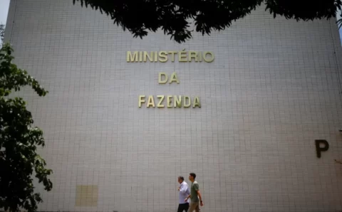 Fazenda quer diminuir número de setores beneficiados pela desoneração da folha de pagamentos