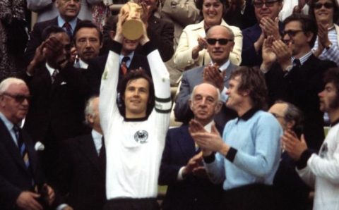 As conquistas de Franz Beckenbauer, lenda do futebol alemão, morto aos 78 anos