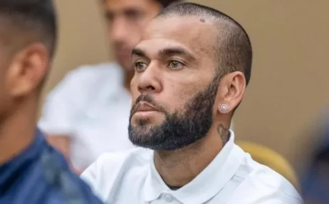 Neymar Pai confirma auxílio financeiro a Daniel Alves: “Ajuda a um amigo”