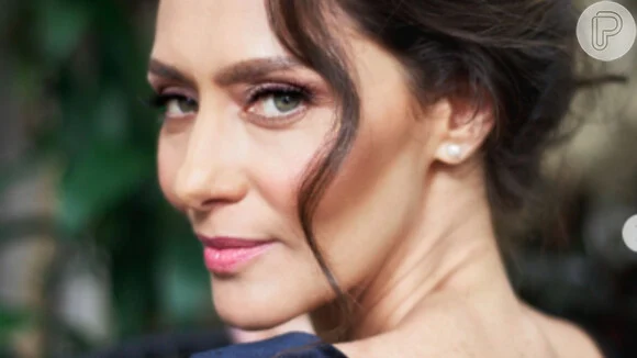 Qual a fonte da juventude de Maria Fernanda Cândido? Prestes a completar 50 anos, atriz mostra vitalidade em nova novela das nove