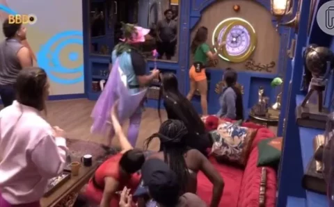 ‘BBB 24’: sensitiva prevê homem expulso, nova desistência e quando Yasmin Brunet será eliminada