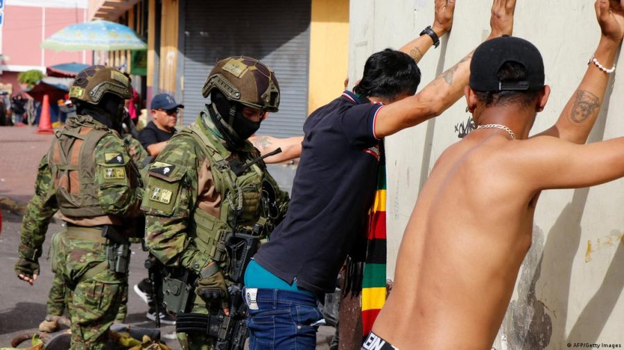 Qual o maior desafio do Equador após o fim dos motins?