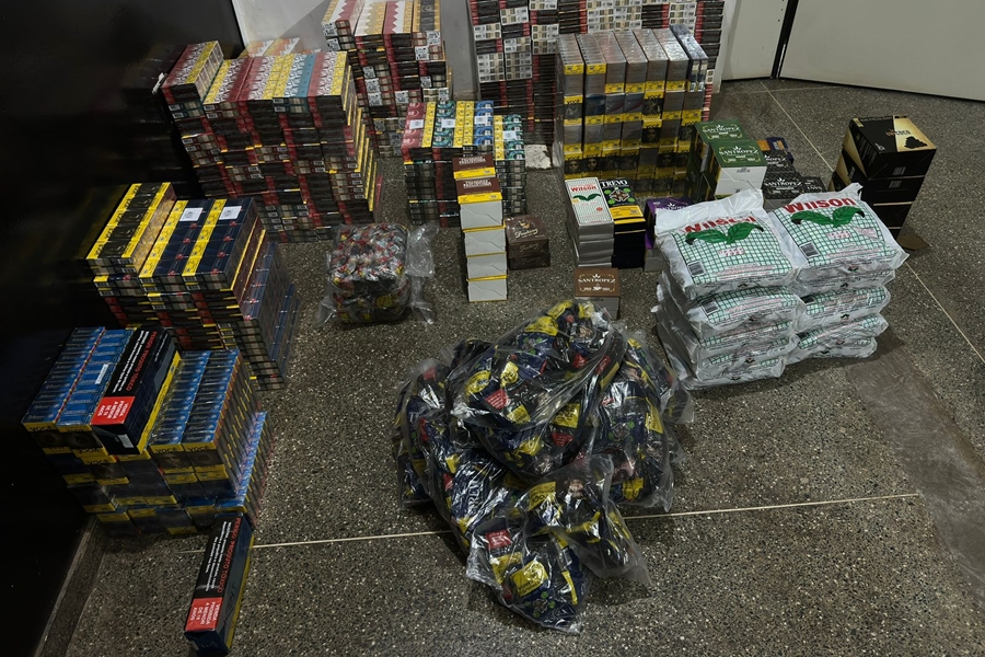 CONTRABANDO: Polícia Militar apreende carga irregular com mais de 3,9 mil carteiras de cigarros